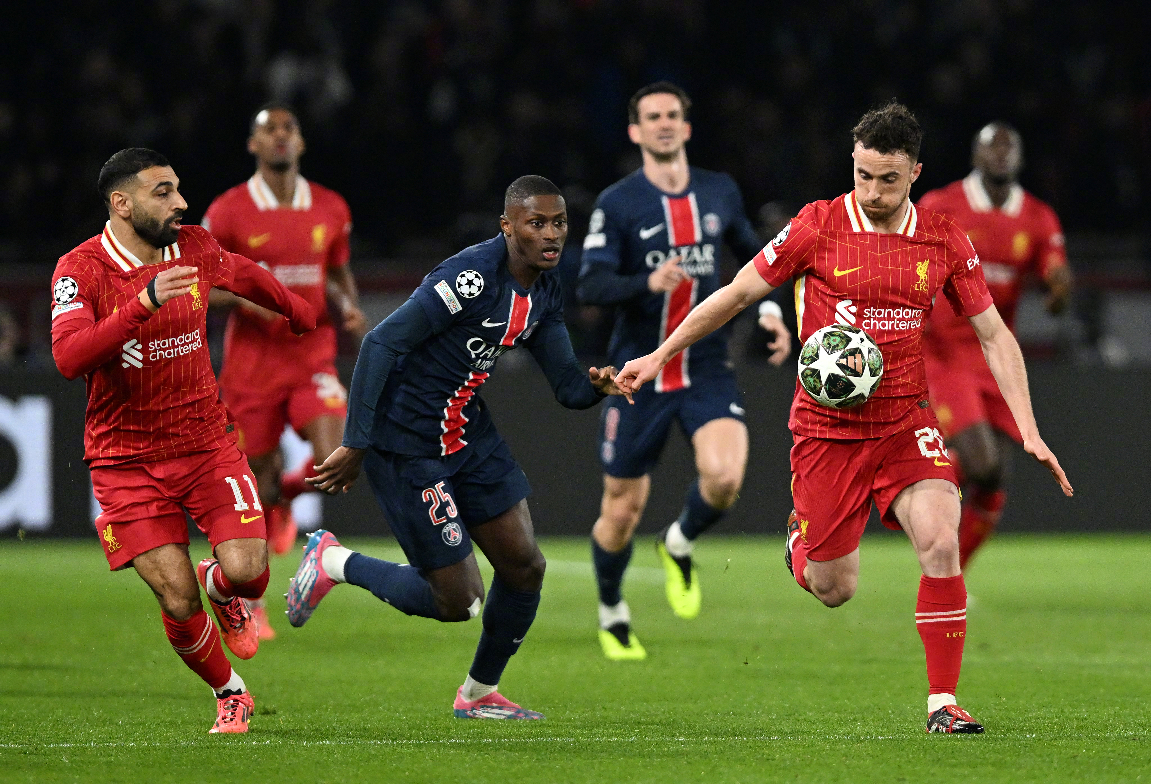 关于欧预赛常规赛燃烧战火，强队争夺胜利的信息