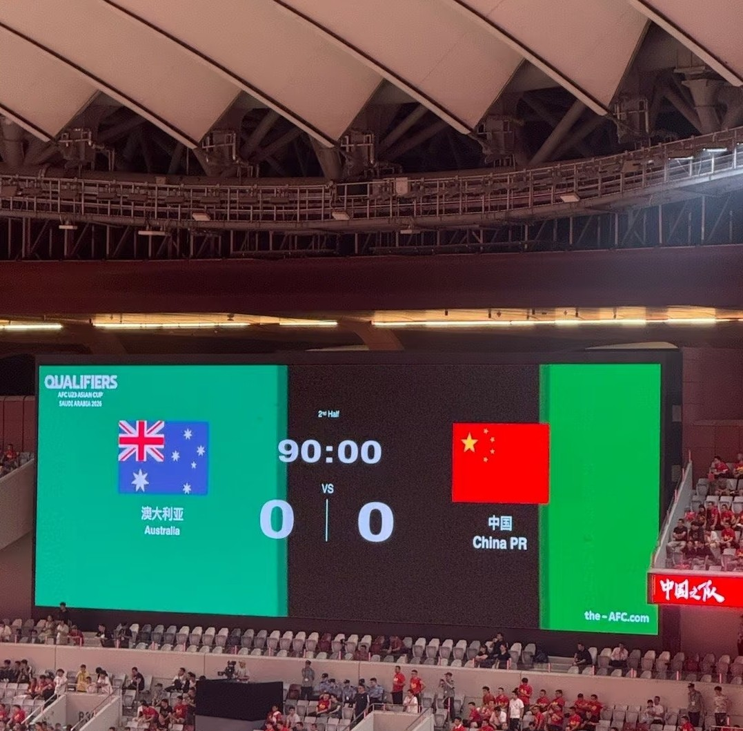 法兰克福决胜底线对手，为胜利奋勇拼搏的简单介绍