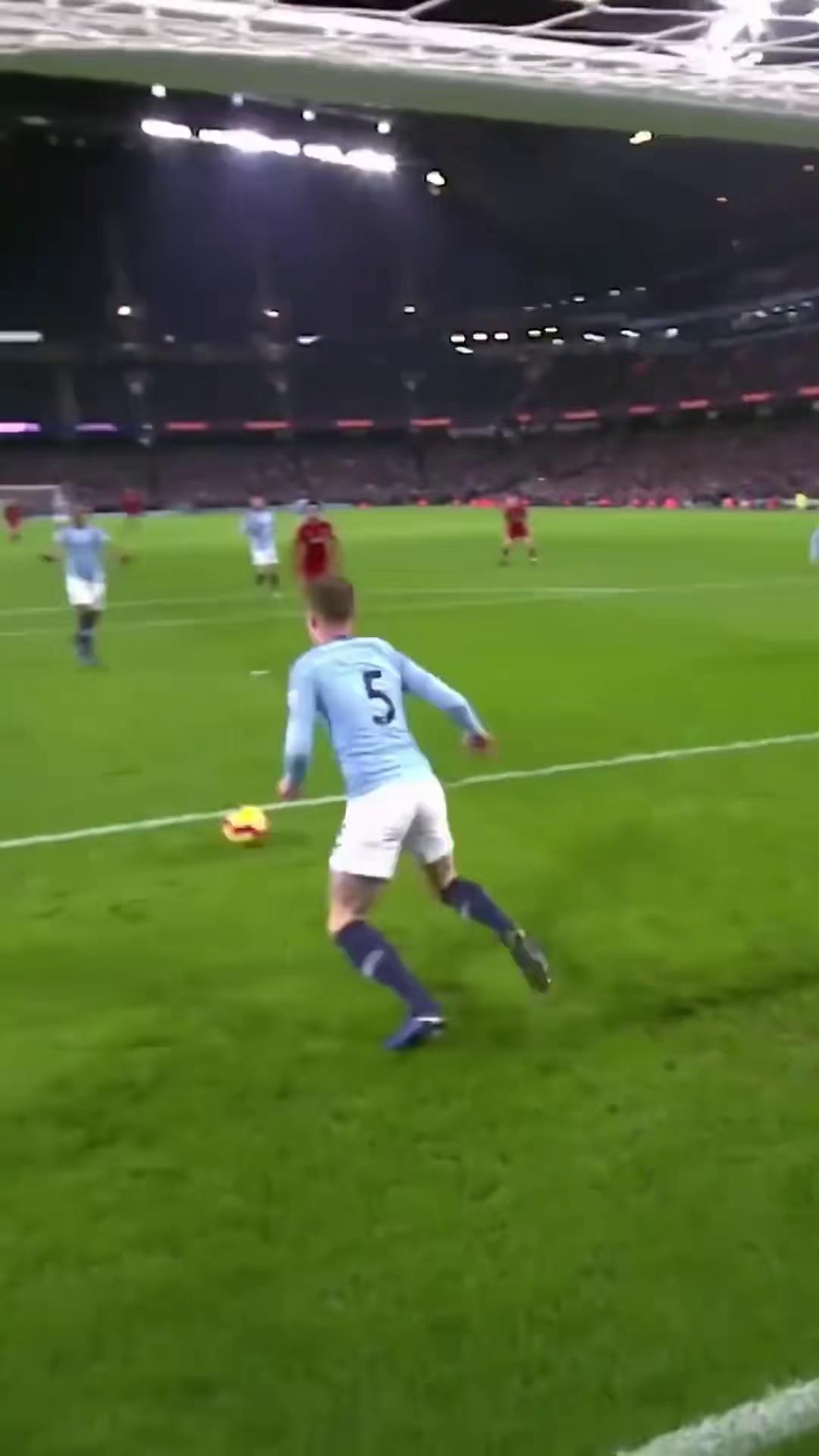 包含国际足球冠军联赛展开激烈对抗，赛场上令人热血沸腾的词条