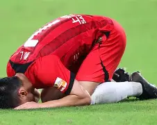 包含汉诺威队陷入连败，保级形势严峻的词条